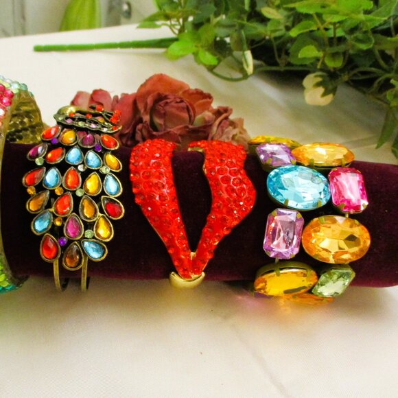 VINTAGE Rhinestone Cuff Bracelet Lot: Lucite, Peacock, Lips - STATEMENT Jewelry - Picture 5 of 14